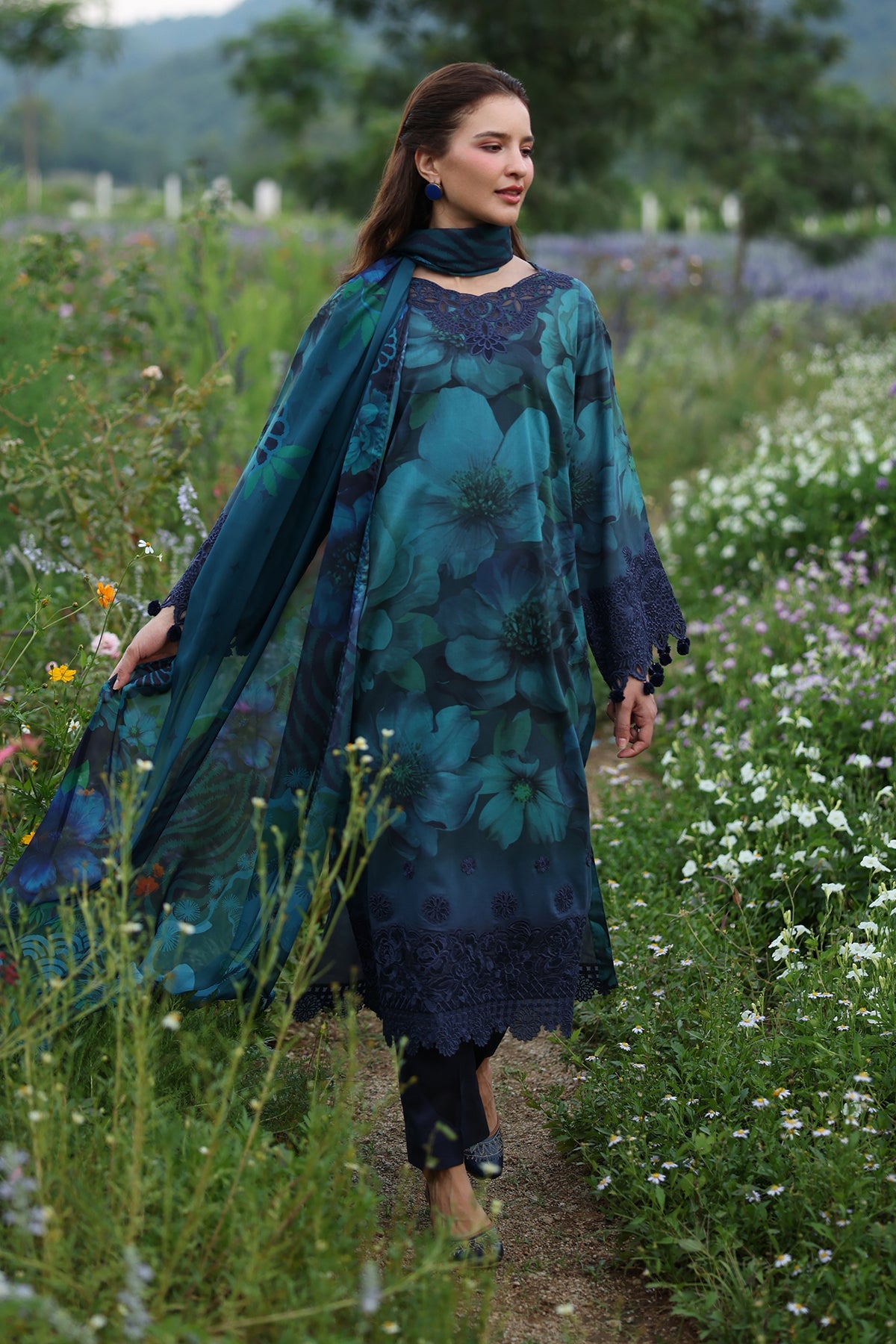 Baroque – Premium Lawn 3PC with 3D Voile Dupatta (stitched)