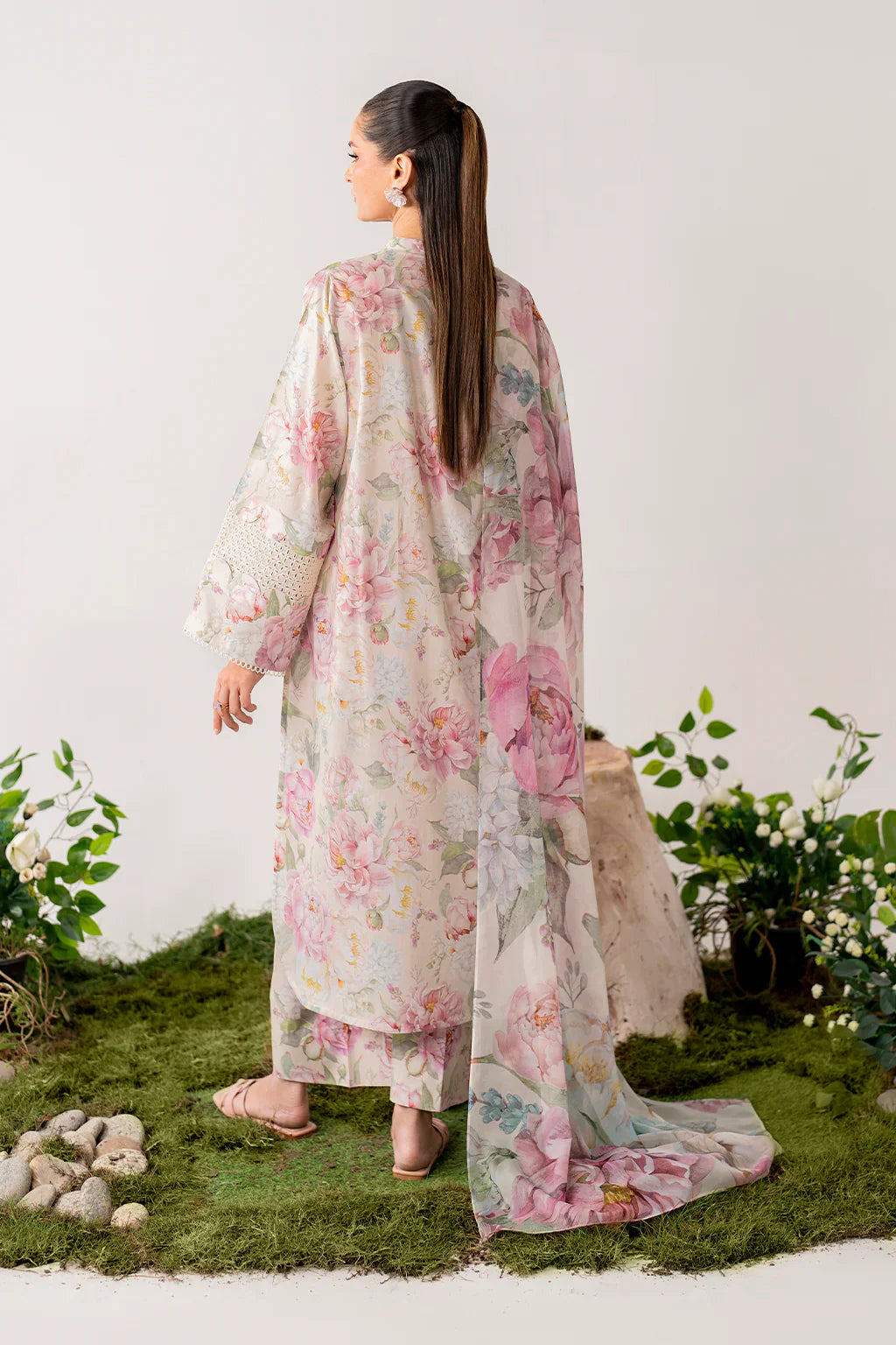 3 Piece Printed Lawn Suit with Chiffon Dupatta