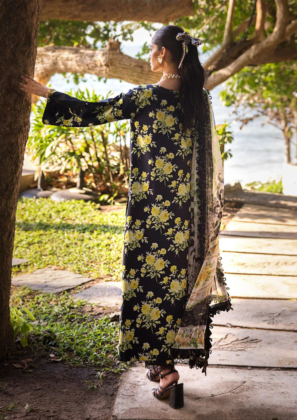 Printed & Embroidered Lawn Suit (Chiffon Dupatta)