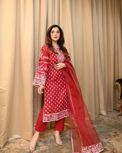 ATTRACTIVE GEORGETTE EMBROIDERY THREAD WORK TOP BOTTOM WITH DUPATTA RED