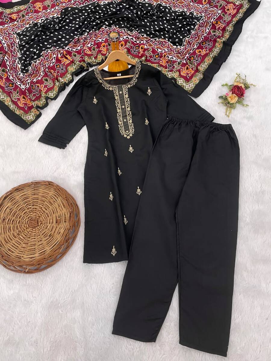 FANCY COTTON BLEND EMBROIDERY WORK TOP BOTTOM WITH DUPATTA BLACK