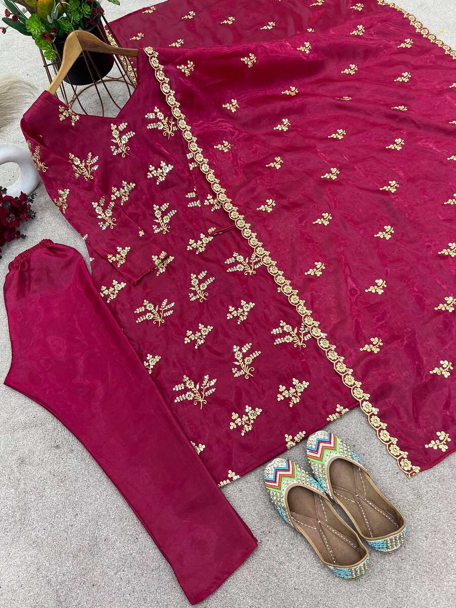 TRENDING GOLD CRUSH EMBROIDERY SEQUENCE WORK TOP BOTTOM WITH DUPATTA MARRON